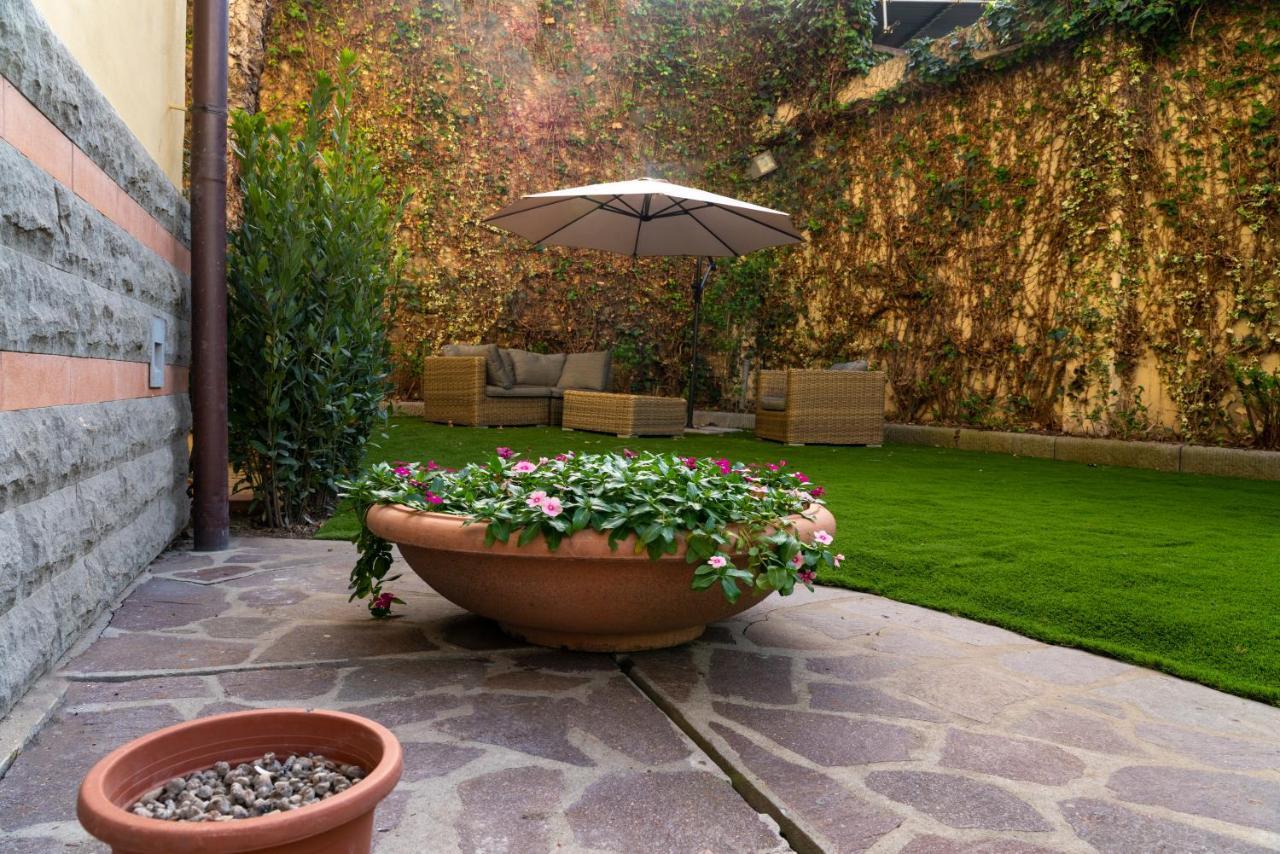 Aurora Garden - & Guest house