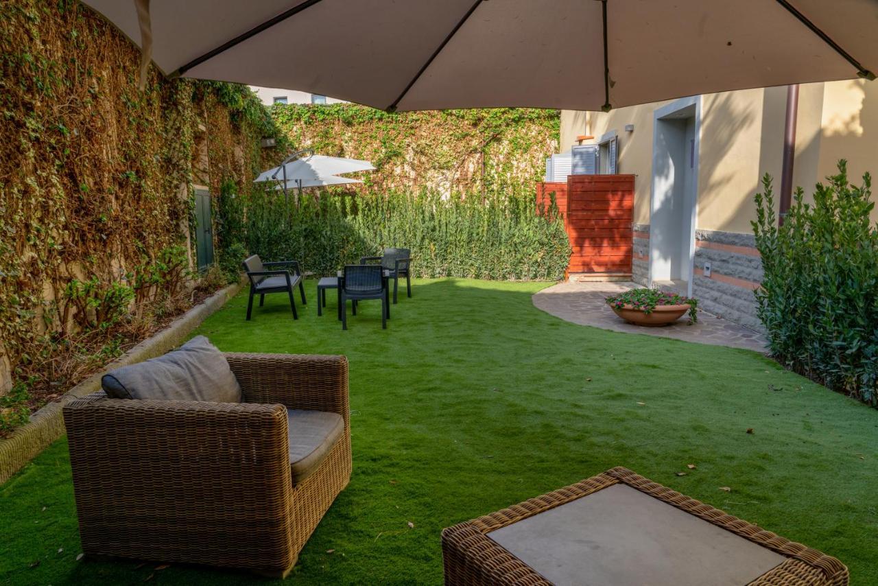 Aurora Garden - & Guest house *