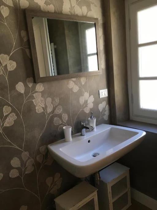 Apartment Di Charme A Due Passi Dalla Stazione Florence
