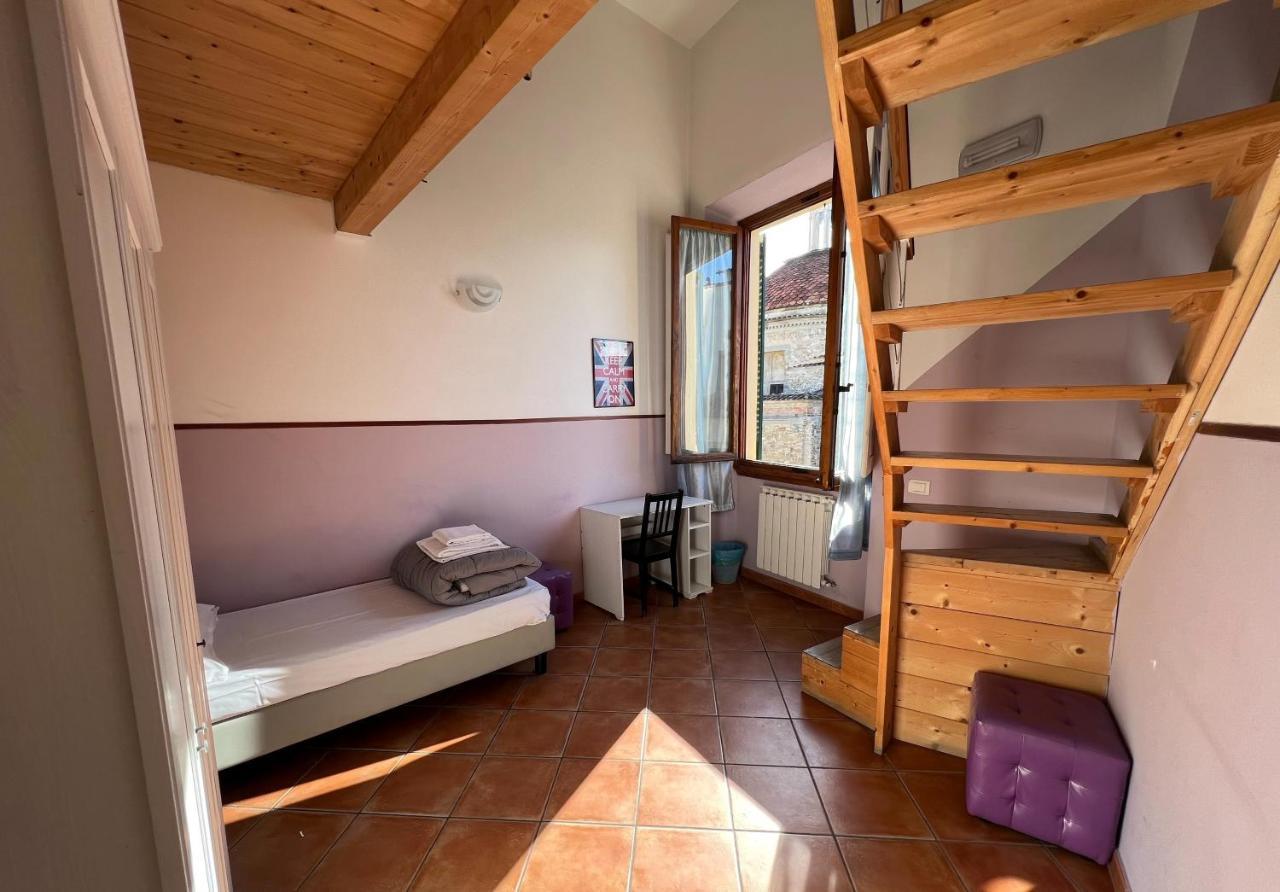 Emerald Palace Albergue *