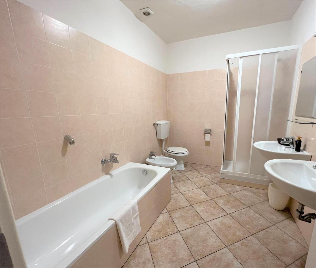 Albergue Emerald Palace *