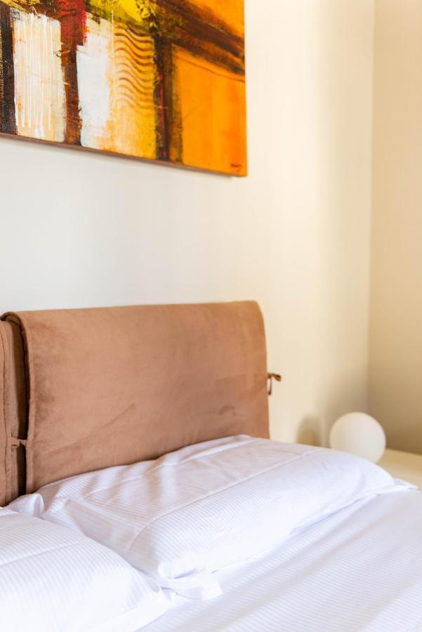 Modern, Bright Near Boboli Gardens & Santo Spirito - Homeunity * Florença