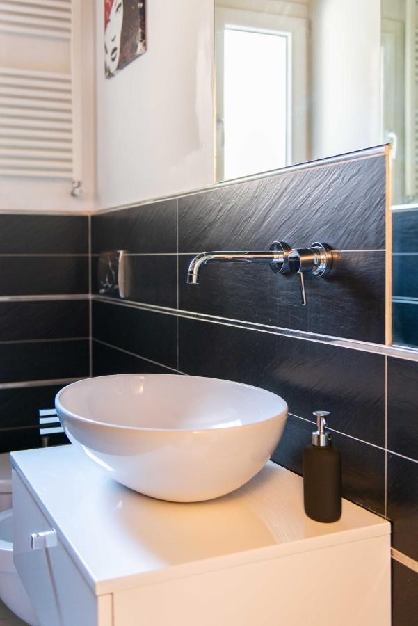 Modern, Bright Near Boboli Gardens & Santo Spirito - Homeunity Apartamento