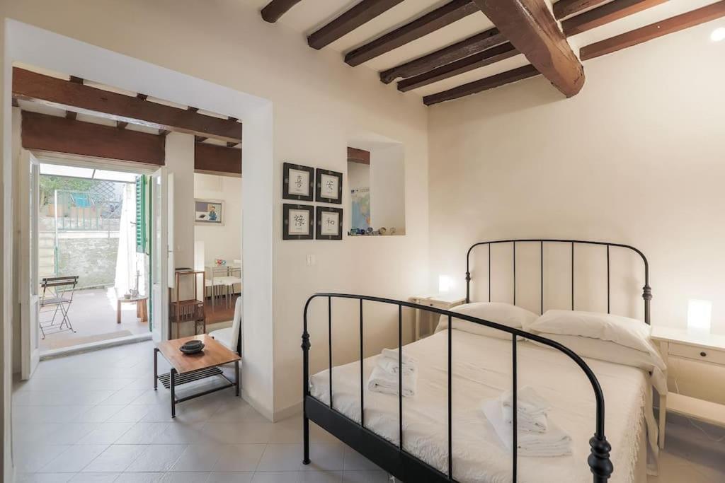 Apartment Lovely Garden In San Frediano *