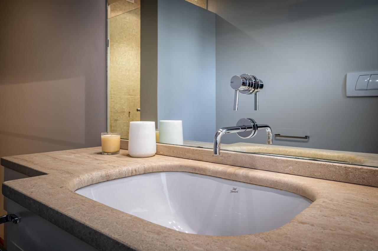 Yid Penthouse On River With Parking * Florence