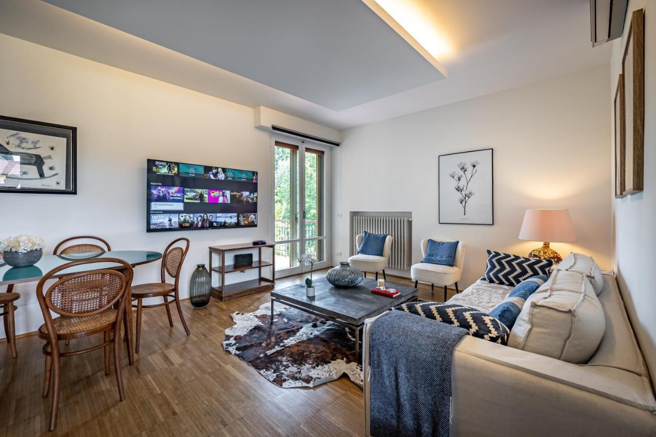 Yid Penthouse On River With Parking Apartment *