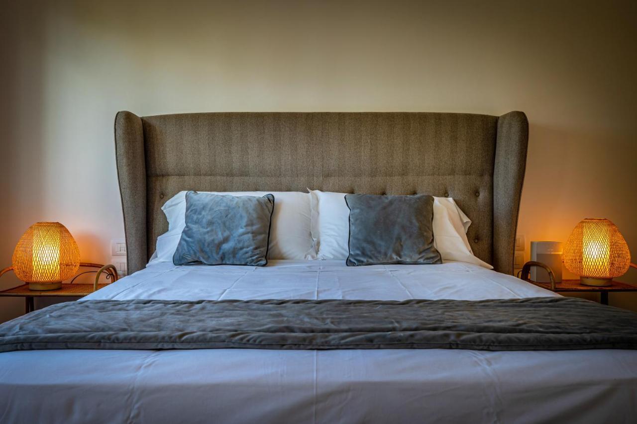 Yid Penthouse On River With Parking Apartment Florence