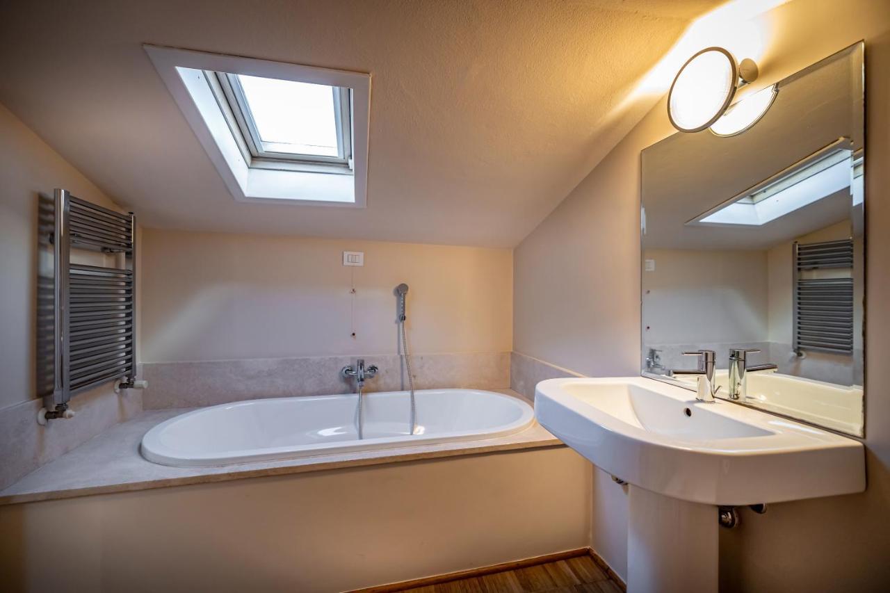Apartment Yid Penthouse On River With Parking *