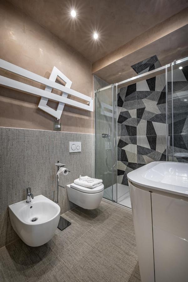 Yid Capo Di Luxury In