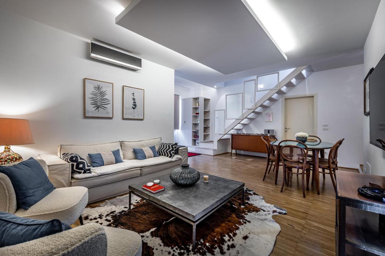 Yid Penthouse On River With Parking * Florence