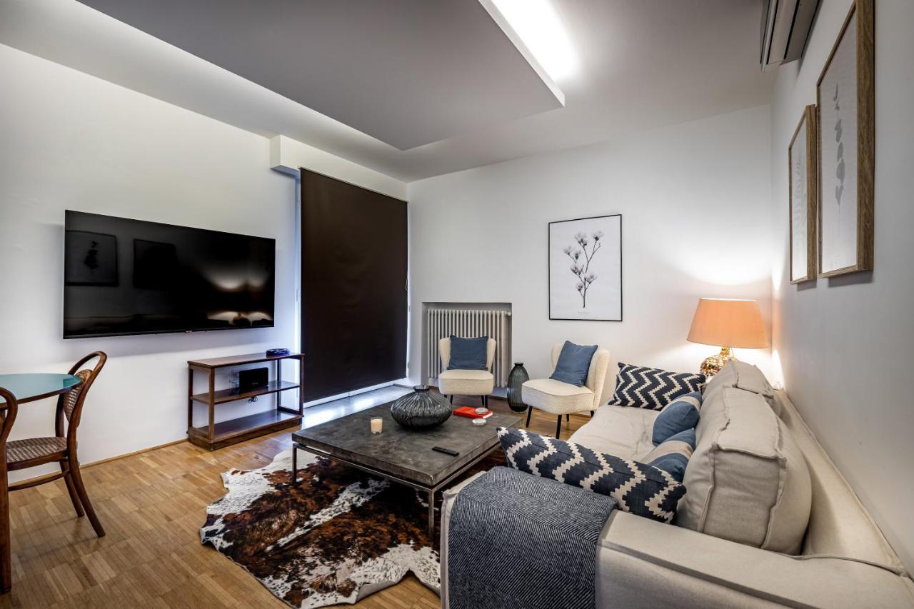 Yid Penthouse On River With Parking Apartment