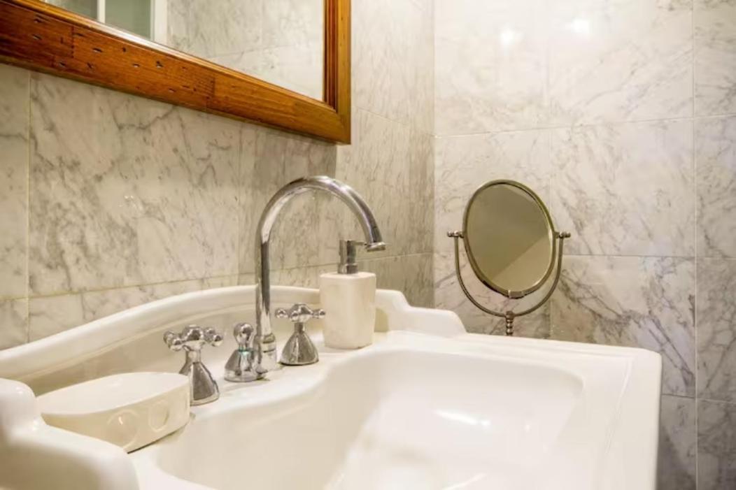 Apartment Borgo Apostoli Florence