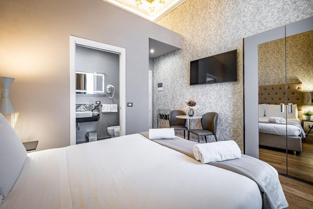 Martelli 6 & 3* Florence
