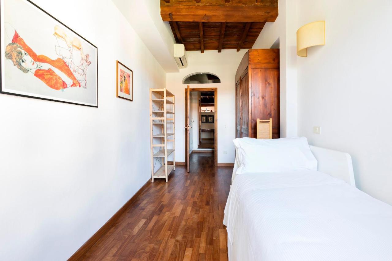 Pilastri 44 * Florence