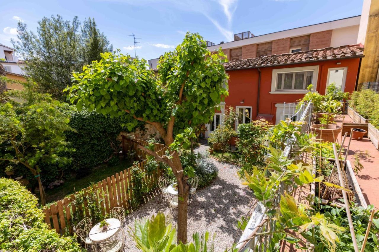Secret Garden Bed & Breakfast *