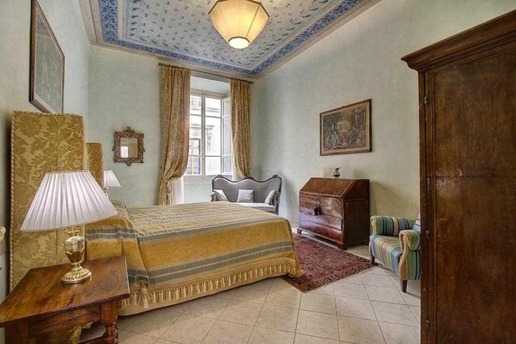 Piazza Repubblica Elegant Apartment