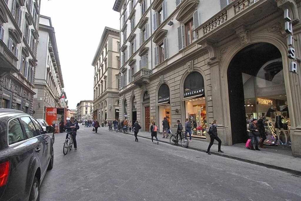 Piazza Repubblica Elegant