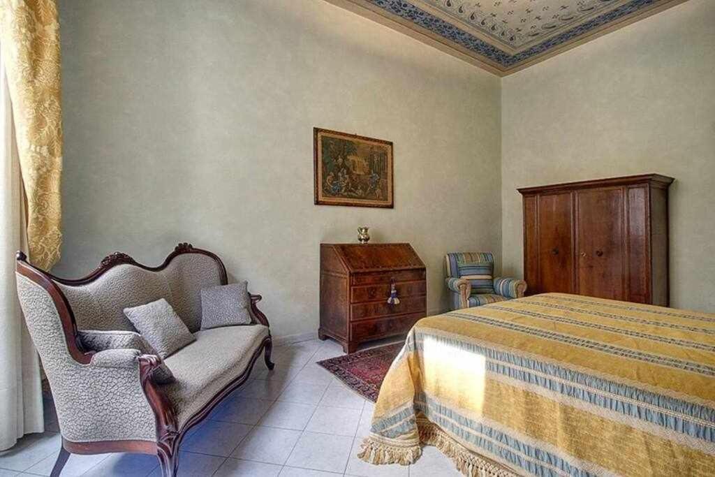 Piazza Repubblica Elegant Apartment
