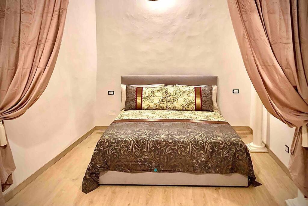 Lovely And Cozy In The Position * Florenz