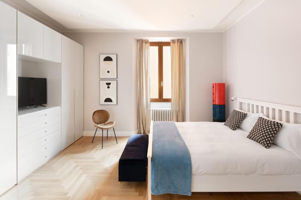Appartement Elegant With Stunning Frescoed Ceilings *