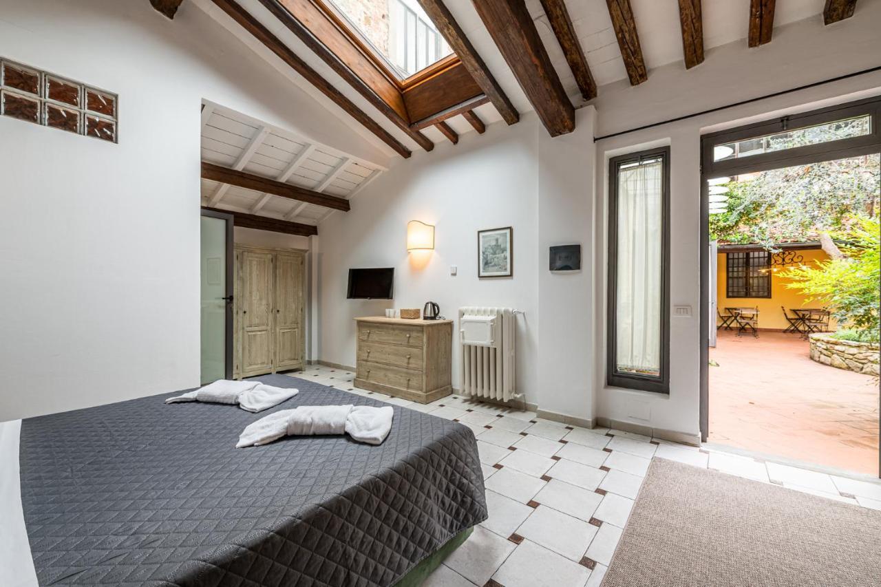 Santa Monaca Suites * Florenz