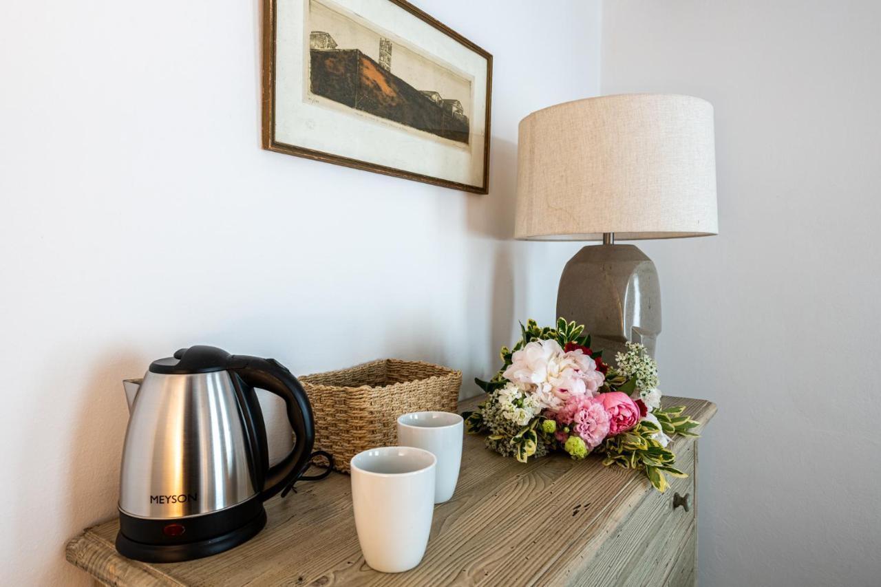 Santa Monaca Suites *