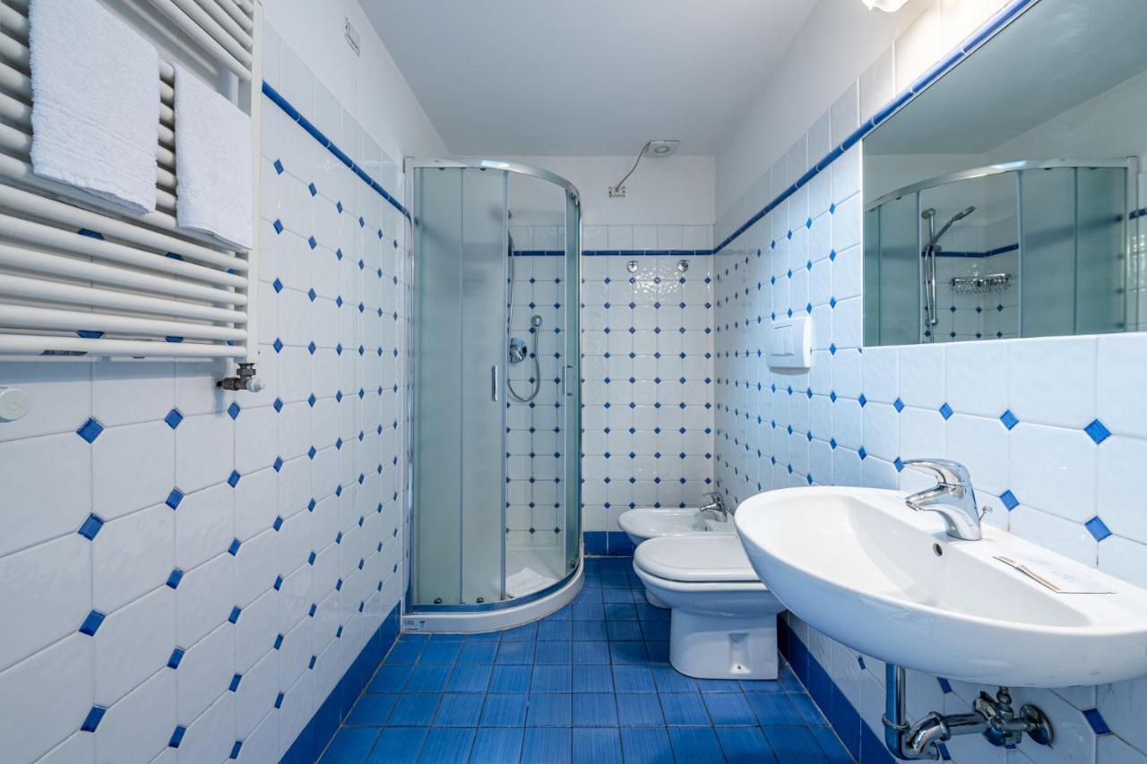 Santa Monaca Suites *