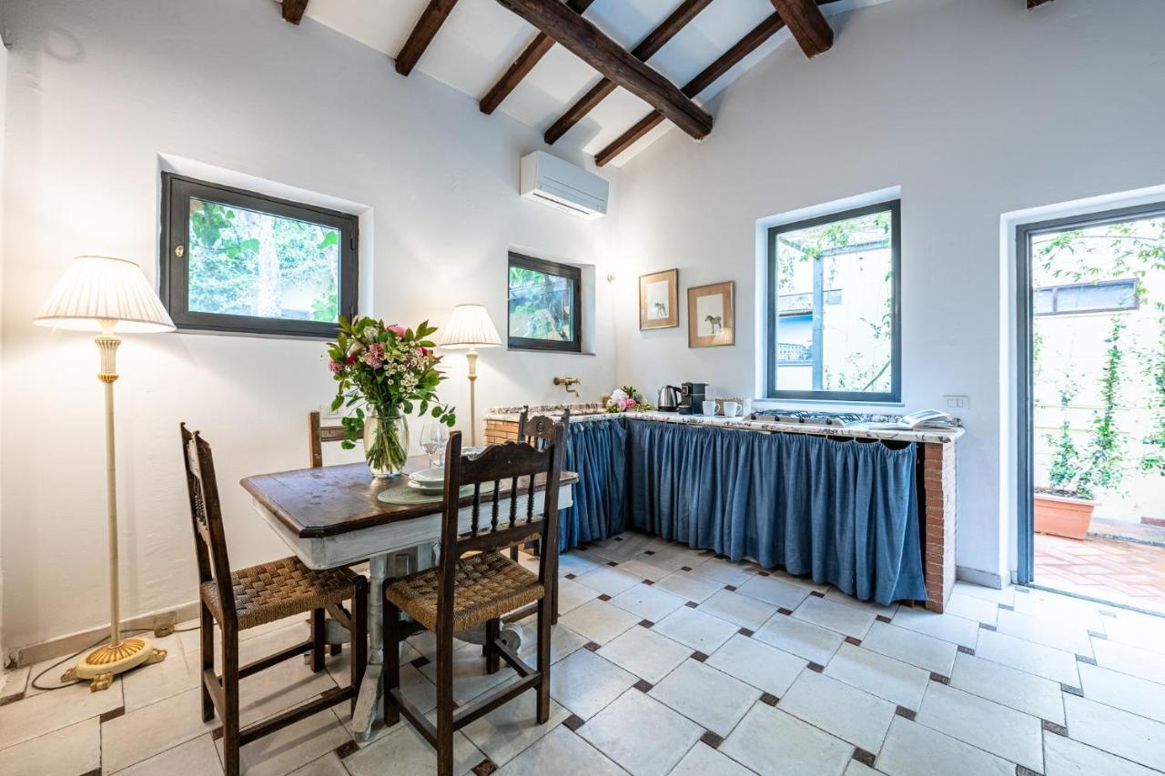 Santa Monaca Suites