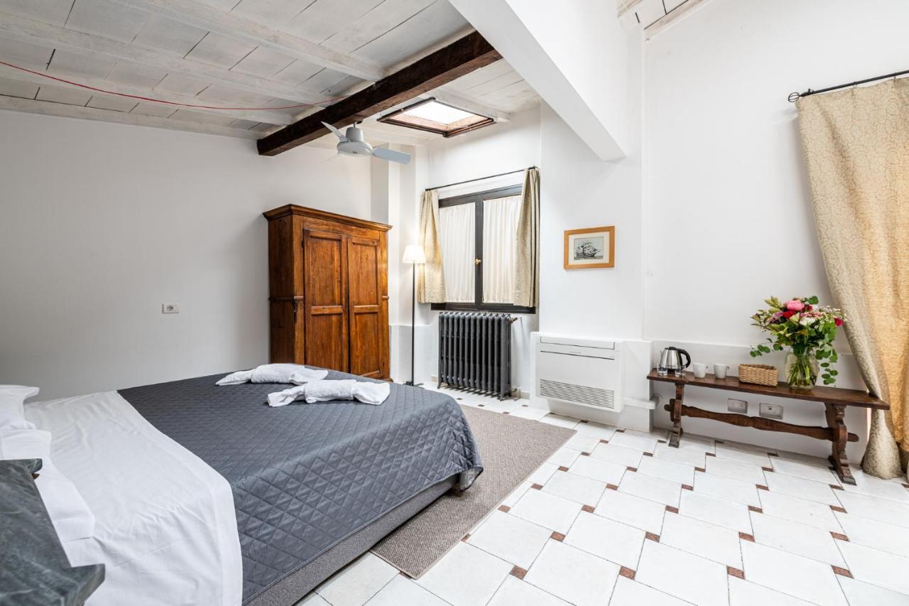Santa Monaca Suites Gasthof Florenz