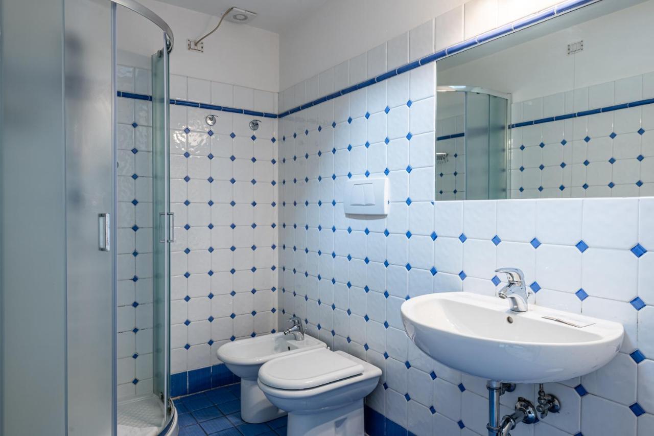 Santa Monaca Suites *