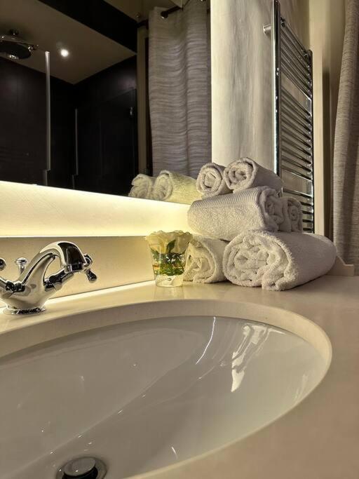 Lambe Next To Ponte Vecchio And Uffizi - Lovetheapartments Appartement Florence