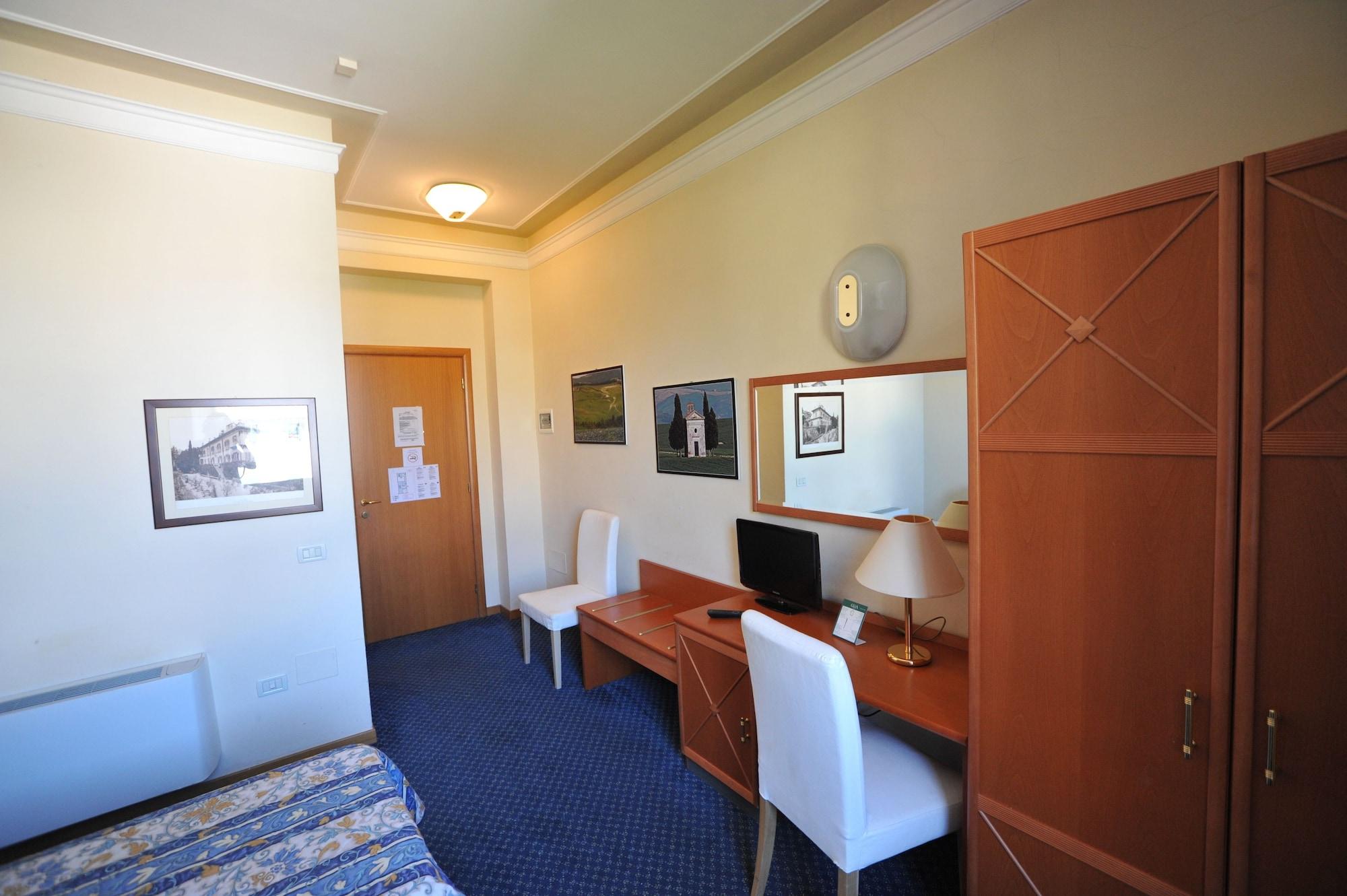 Gioia Hotel 3*