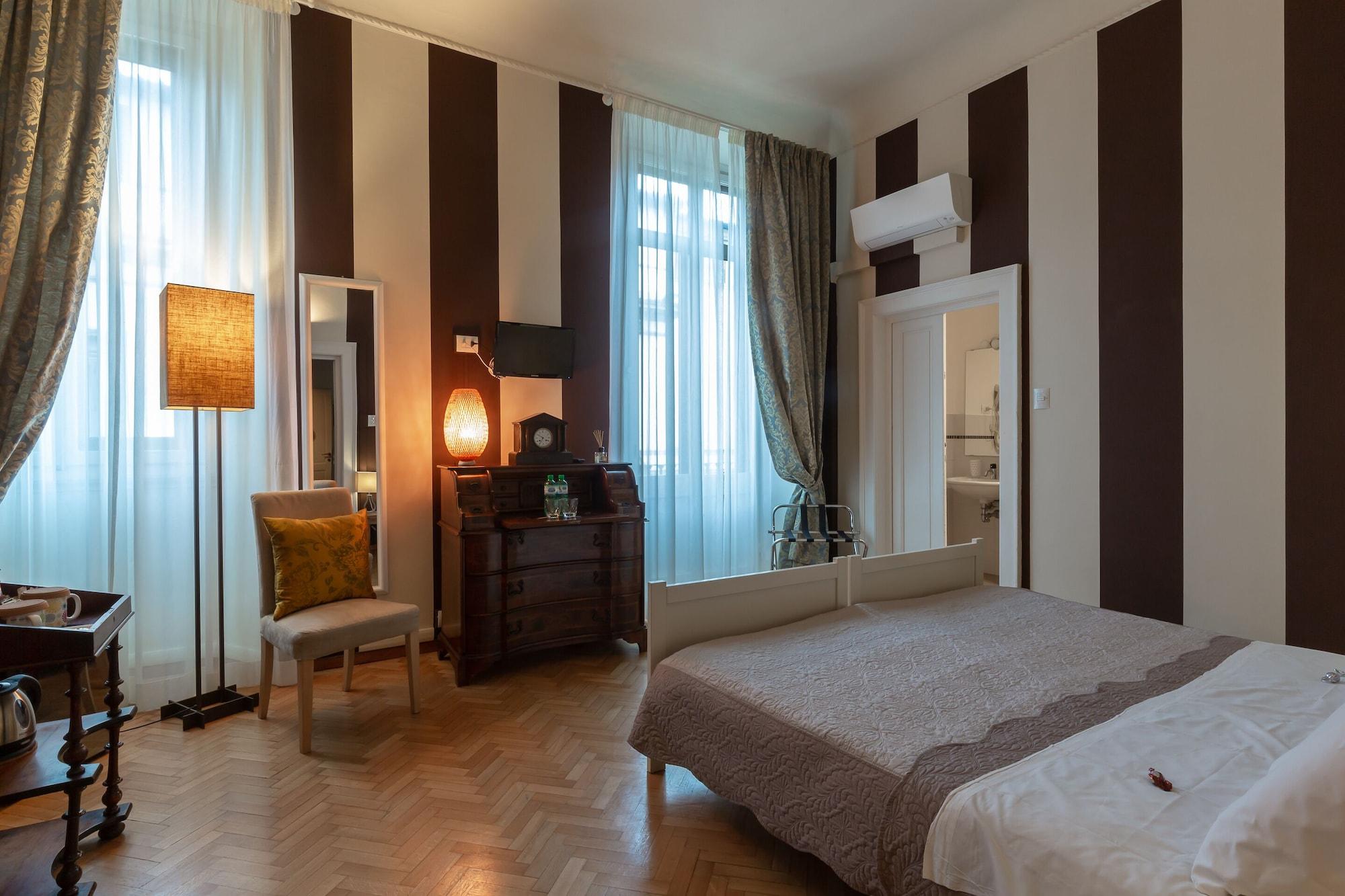 Opera Boutique Bed & Breakfast