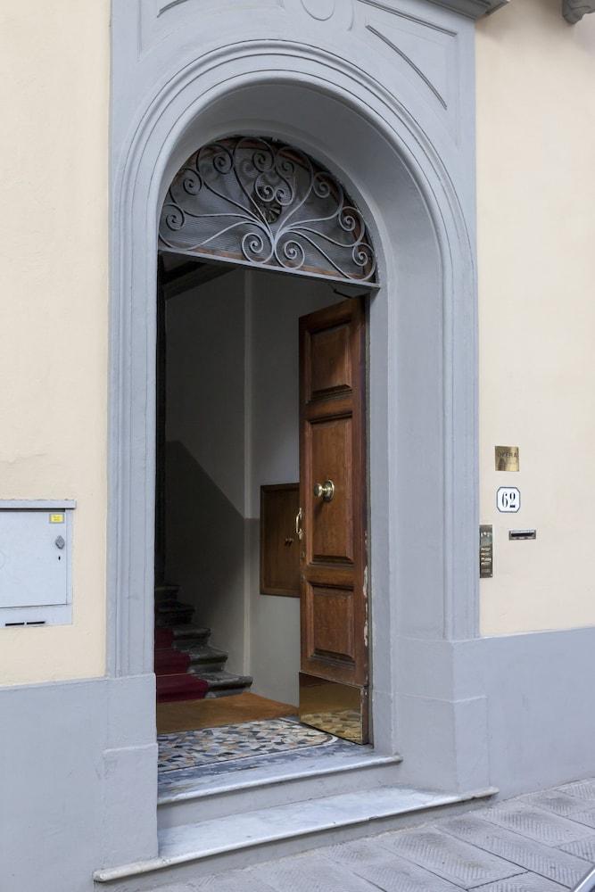 Opera Boutique