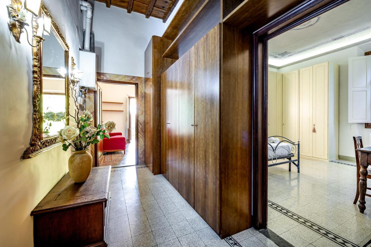 Apartment Yid Laura Florenz