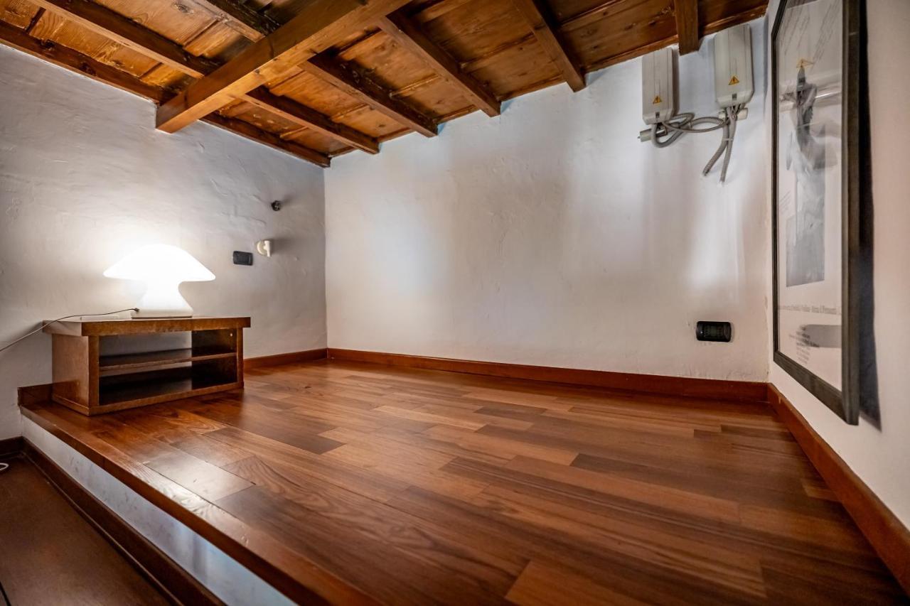 Apartment Yid Laura Florenz