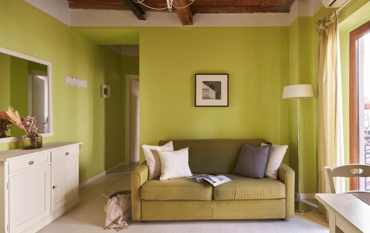 Apartment Cozy 1-bedroom With Balcony In Historic Center