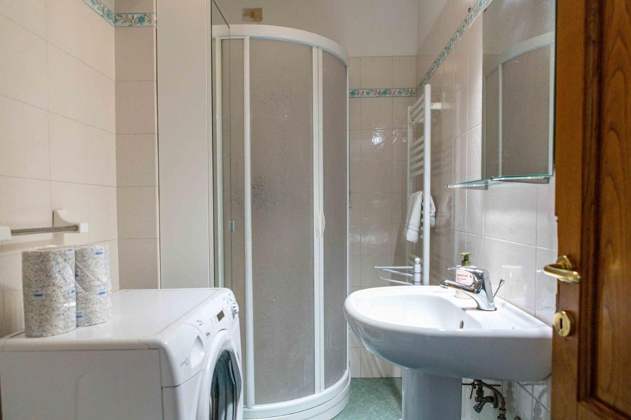 San Lorenzo Market - 2 Bedroom Apartment *