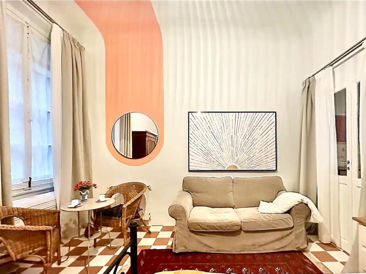 Raffaelli Travel Close San Frediano Florence