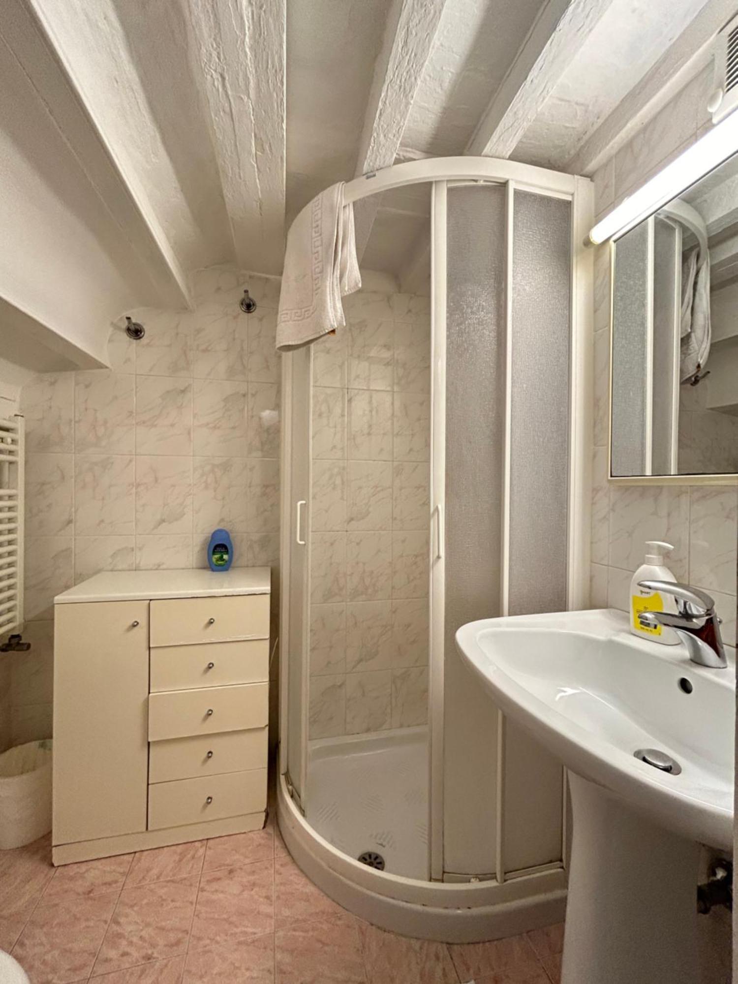 Apartment Riverside Retreat By Florencehospitality Com Florence