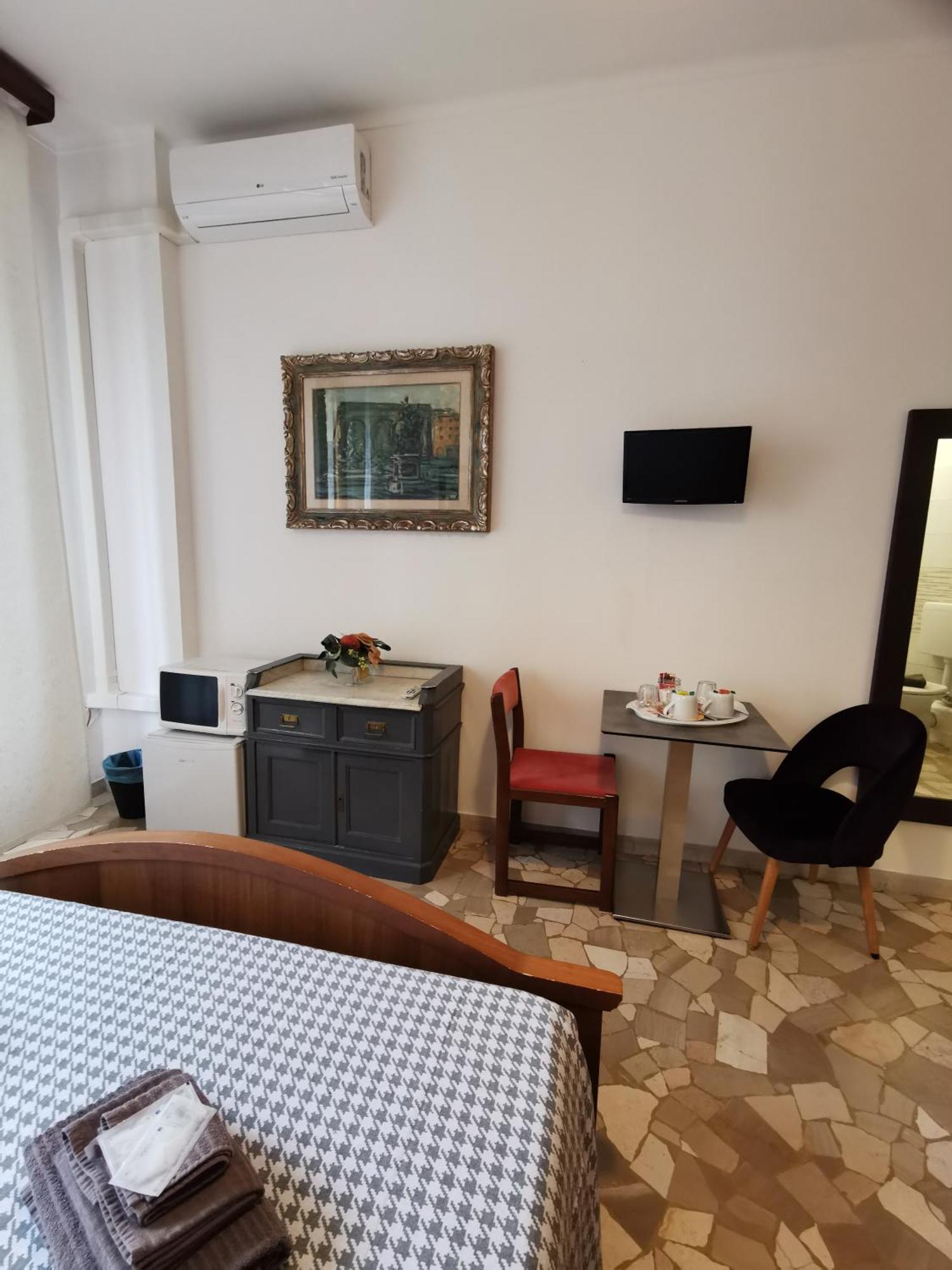 Sciacchithouse Guest house *