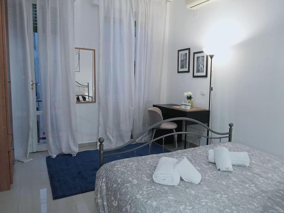 Nazionale B - Two Bedrooms Nearby Central Station Apartamento Florença