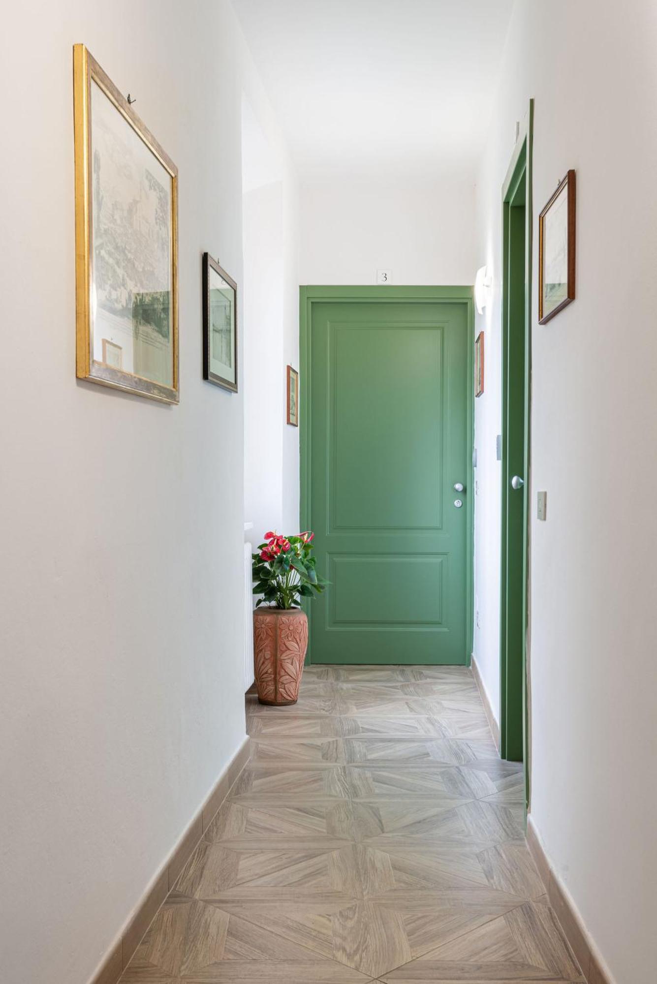 Cadorna In Guest house *