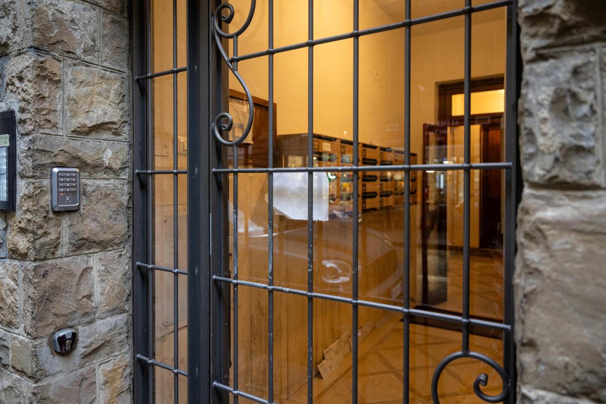 Smooth Mansion In Ponte Vecchio Apartment Florenz