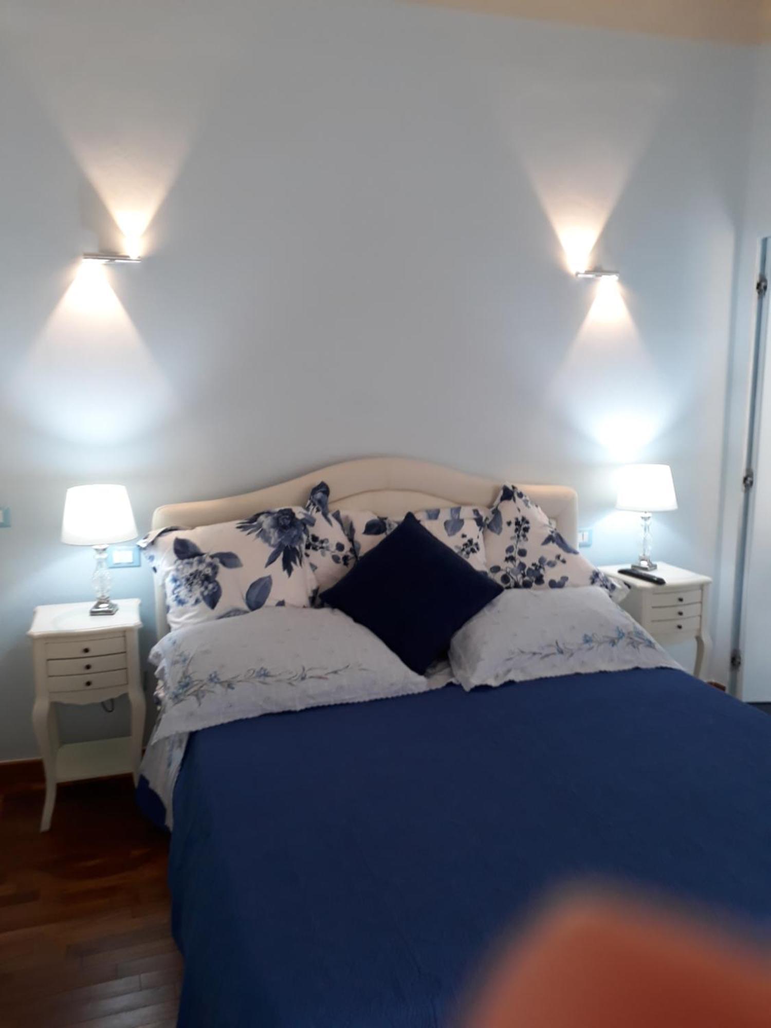The Dream Terrace - Lea Blue *