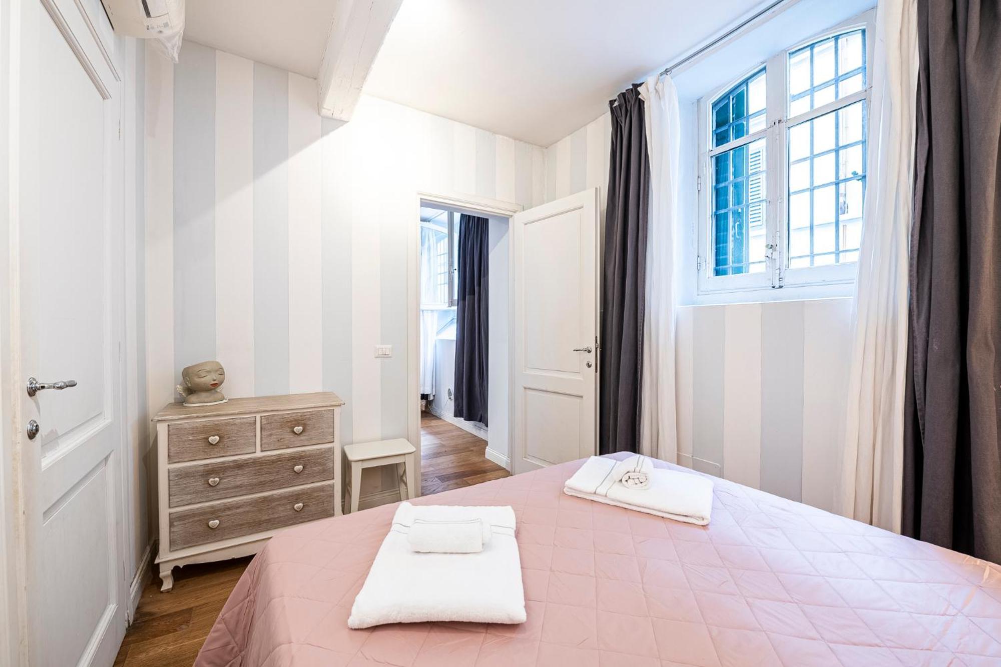 Apartment In Pz. Michelangelo: Due Con Due Bagni Florenz
