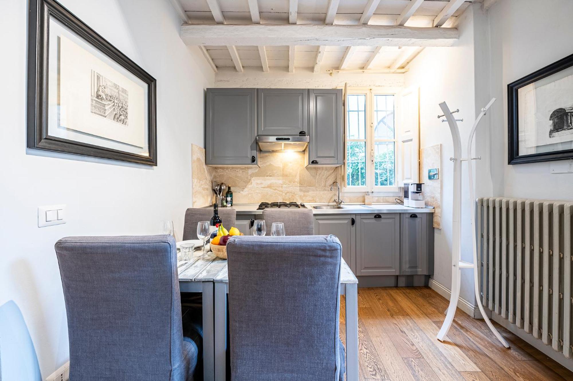 Apartment In Pz. Michelangelo: Due Con Due Bagni Florenz