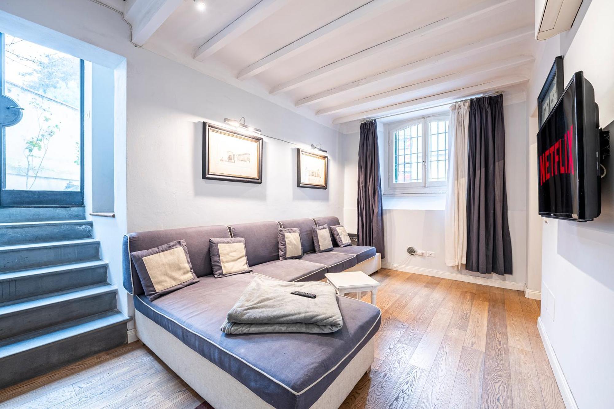 Apartment In Pz. Michelangelo: Due Con Due Bagni *