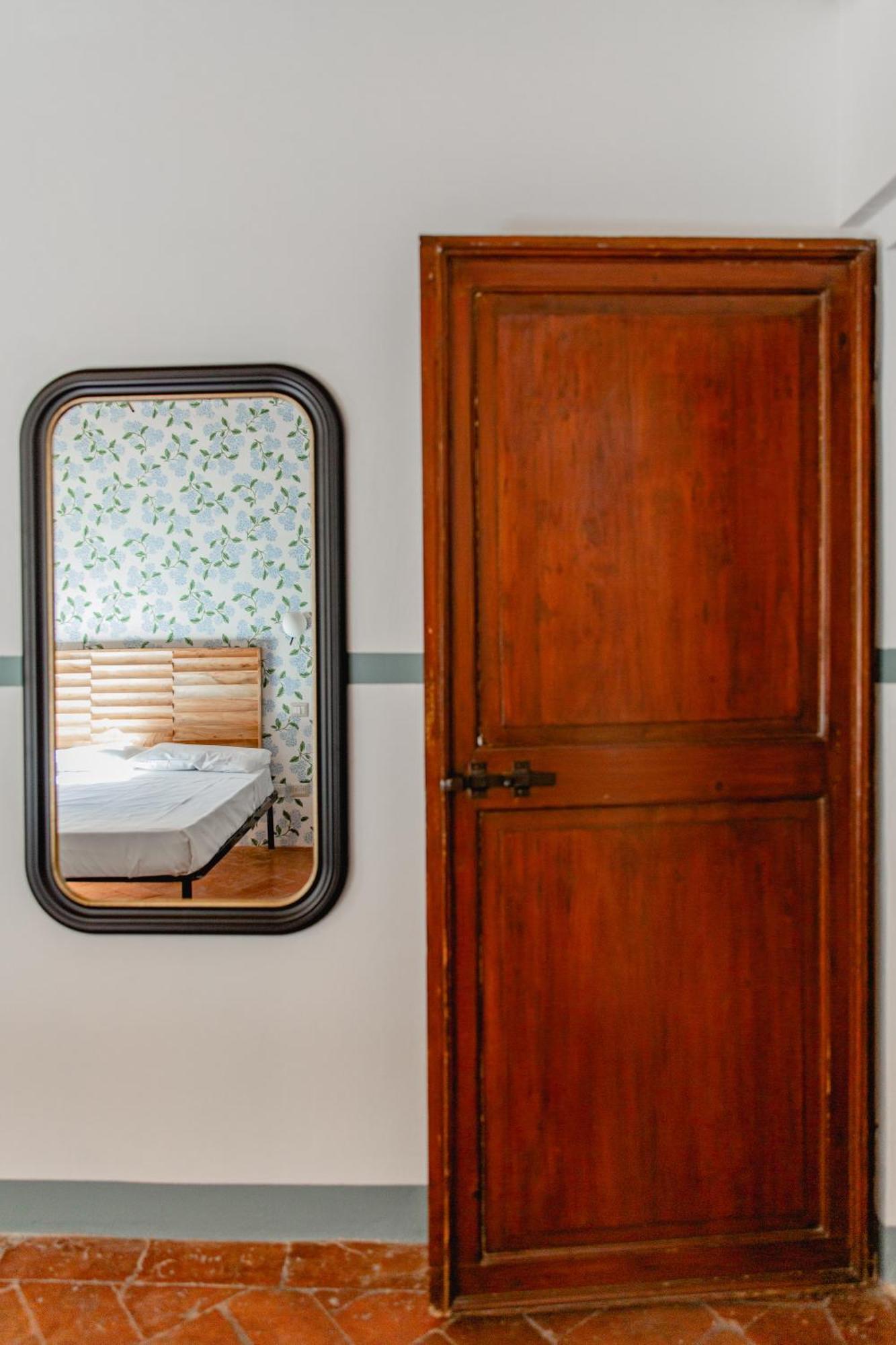 Big Near Piazza Santo Spirito Apartment *