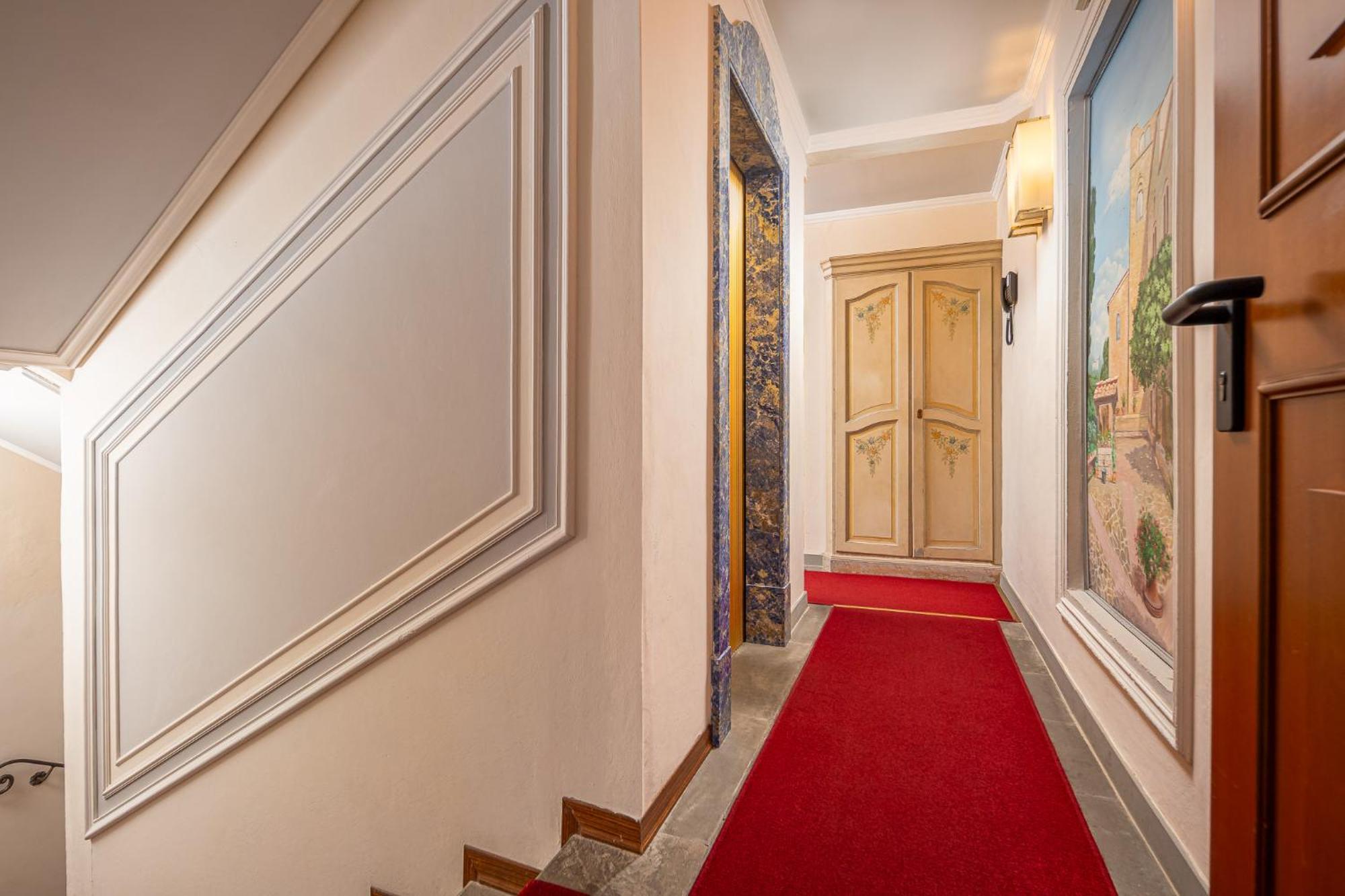 Hotel City Hotel 3*